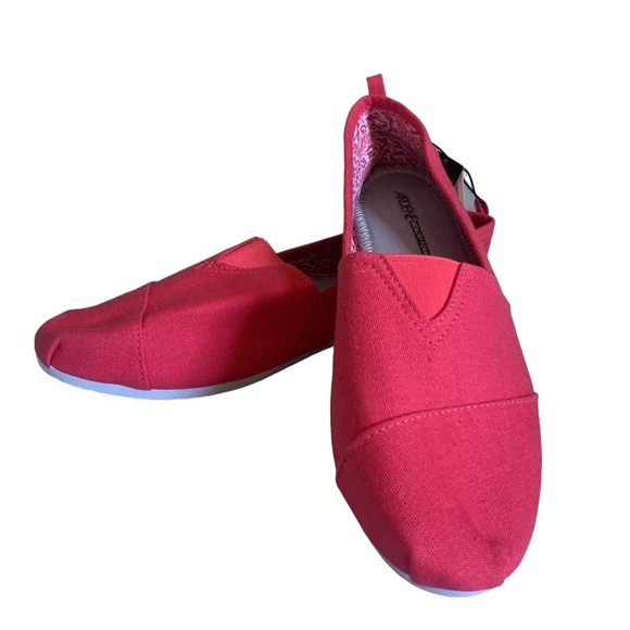 New Women’s Slip on Memory Foam Shoes Size 8 - Picture 2 of 5